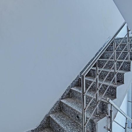 Oyo Flagship Evergreen Tower Hotel Ghaziabad Exterior photo